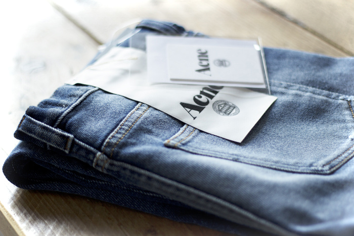 acne jeans tag