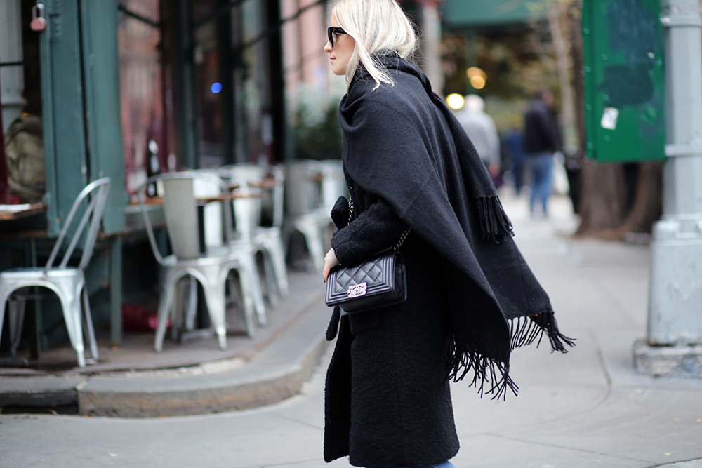 White & Warren fringe scarf | THEFASHIONGUITAR