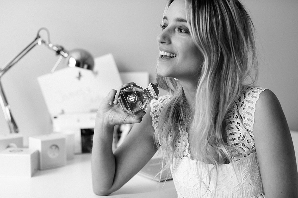 Charlotte Groeneveld Thefashionguitar for Tory Burch Fragrances Love Relentlessly