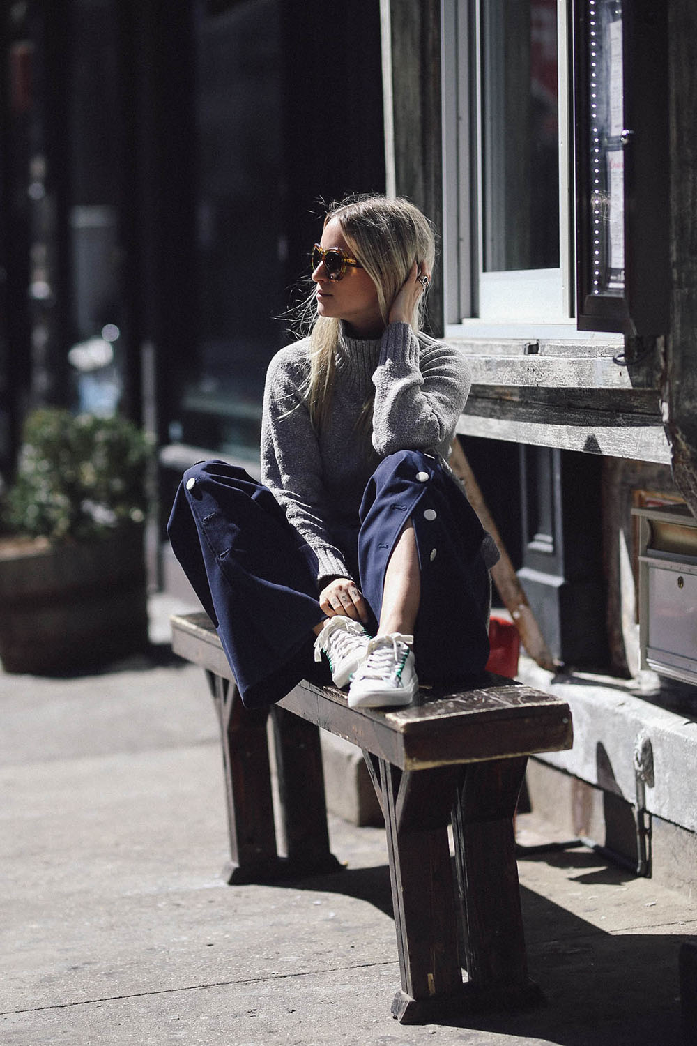 Charlotte Groeneveld Thefashionguitar wearing Tory Burch ruffle sneakers