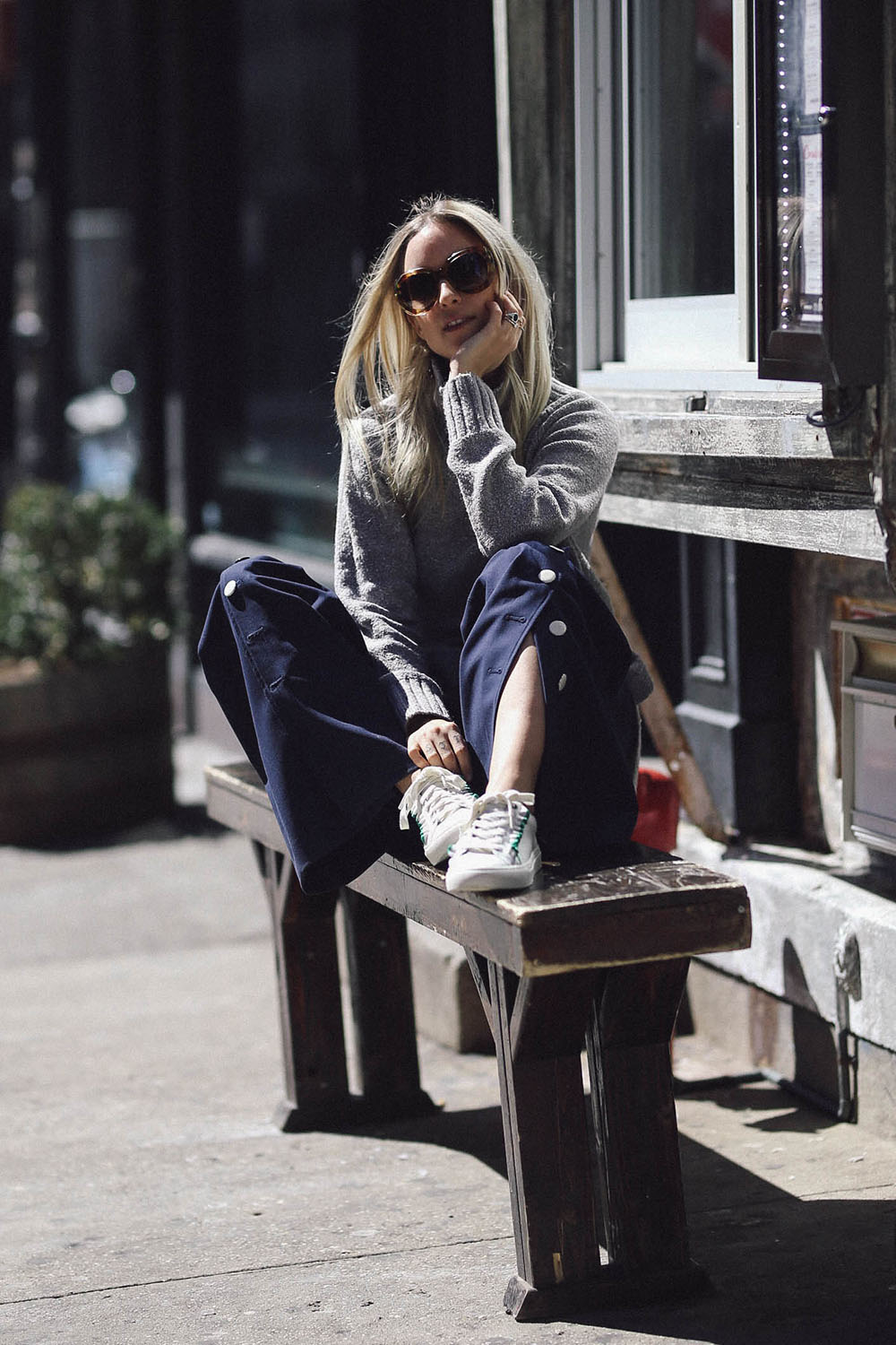 Charlotte Groeneveld Thefashionguitar wearing Tory Burch ruffle sneakers