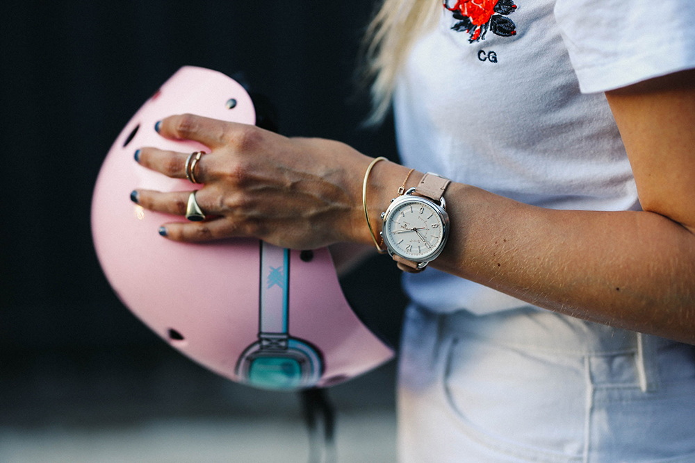 Charlotte Groeneveld Thefashionguitar for Fossil Hybrid Smartwatch
