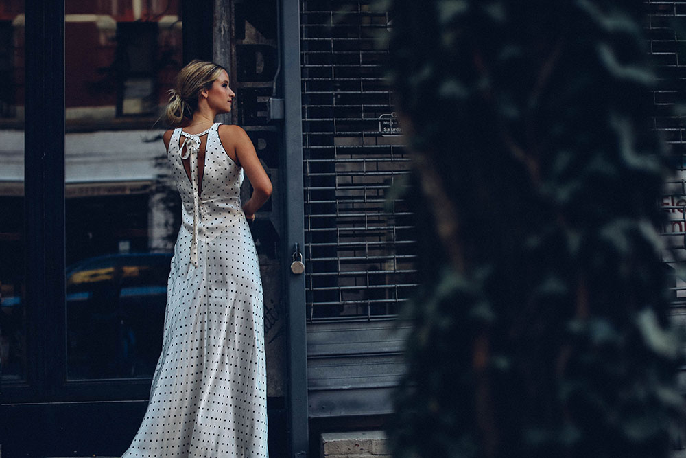 Summer-white and the Ganni polka-dot dress by Charlotte Groeneveld Thefashionguitar